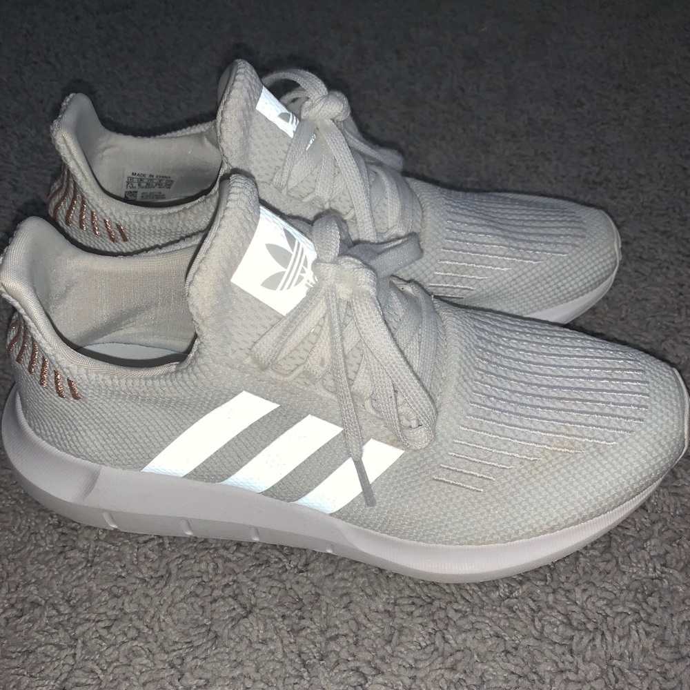 Adidas swift run shoes size women’s 7.5